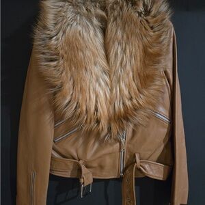 Luxurious Tan Leather Jacket with Genuine Fox Fur Collar
